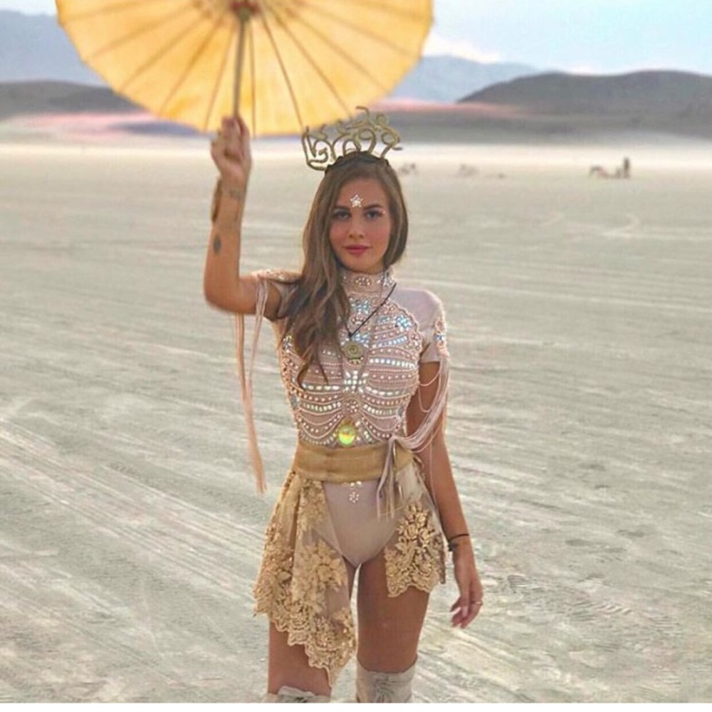 Searching for a skirt like this!